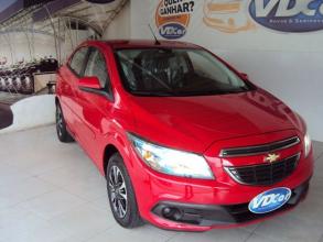 PRISMA LT - 2014 - Vermelho [ R$ 41.990,00 ] AMPLIAR!